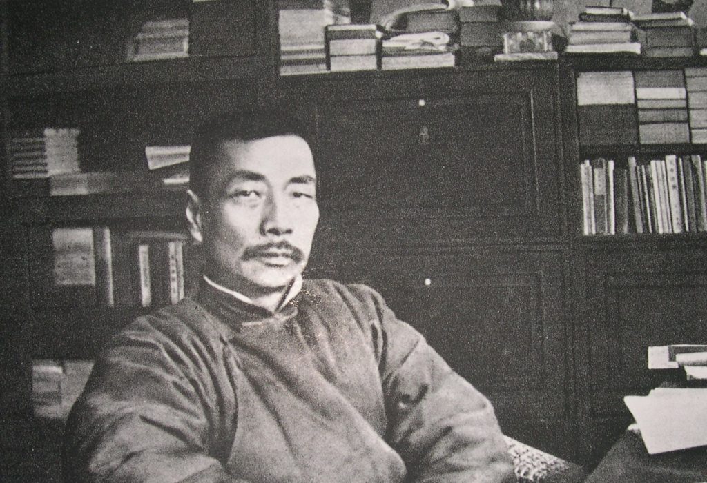 作家魯迅（1881-1936）晚年照片。
