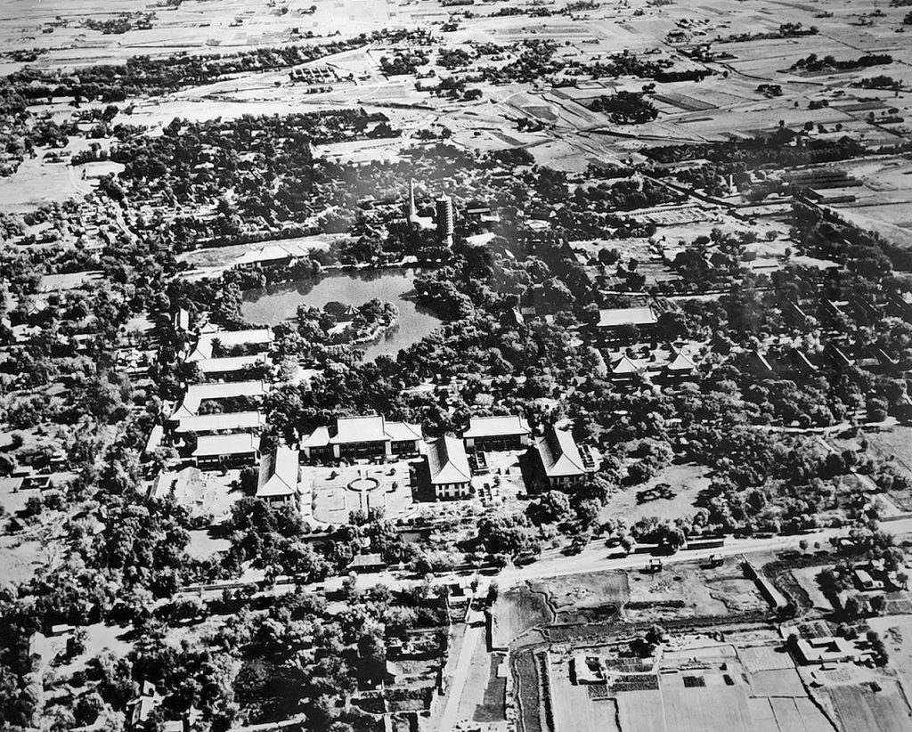 1945年，航拍北平-燕京大學鸟瞰。